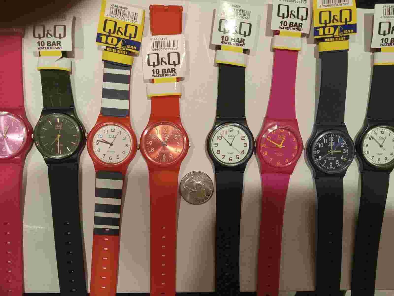 Q&Q Quartz Analog Unisex Watch 100 Meters Waterproof for Swimming & Water Sports