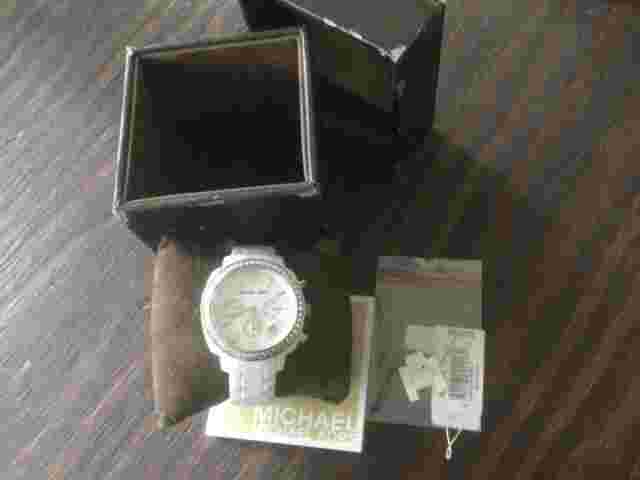 Michael Kor MK5079 Chronograph White Acrylic Bracelet Watch New Battery