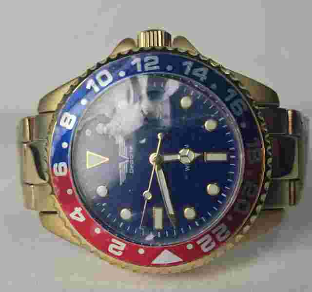 Bonheur West Deporte Pacific Diver Style mens watch w/ leather strap