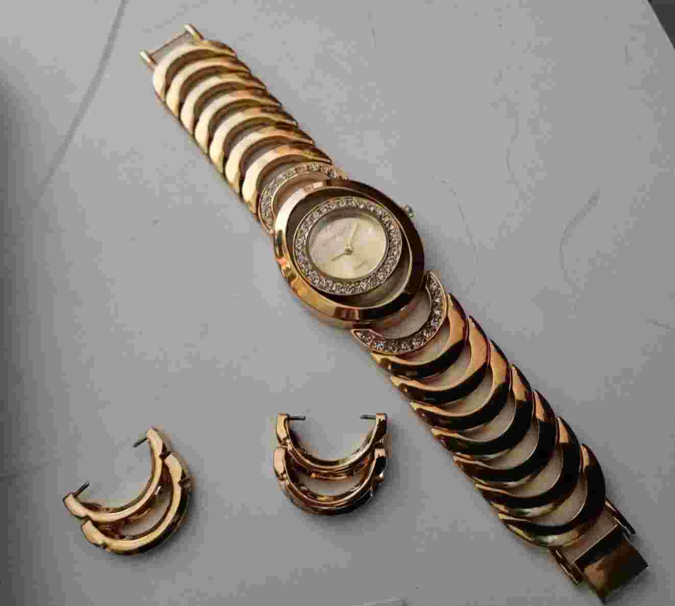 CRRJU Gold Watch Women Ladies Quartz Watch Gift Rhinestone Wristwatch