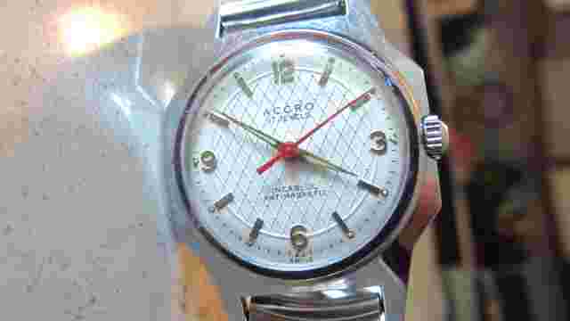 Accro Swiss 17J Watch Anti Magnetic Incabloc Fidelity Band Wind Up Working 20 Hr