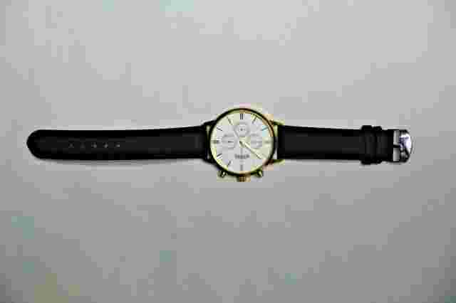 Cuena Stainless Steel Leather Band Classic Wristwatch