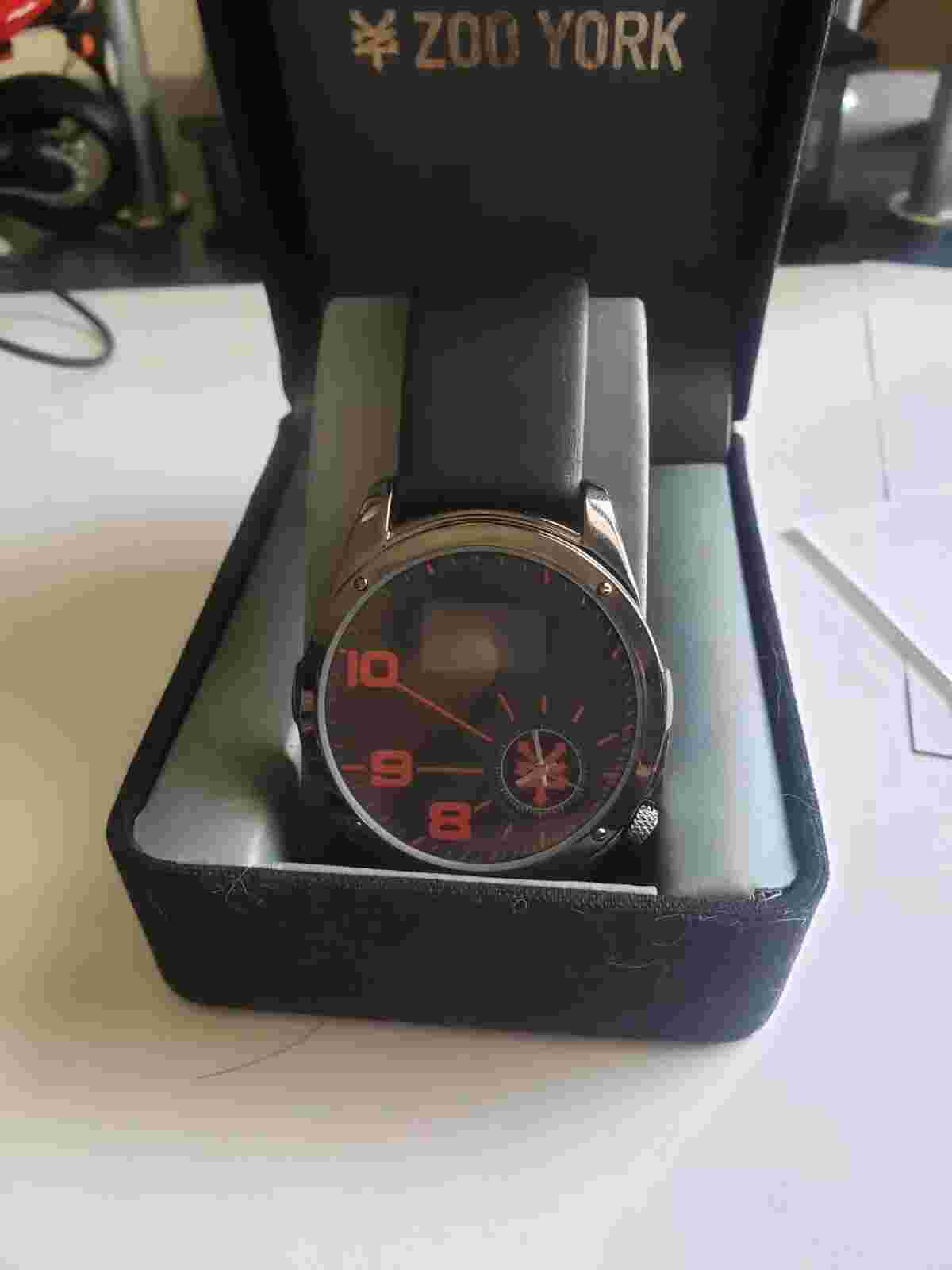 🔥🚨Vintage Zoo York Big Face Dress Watch W/Box Nice!