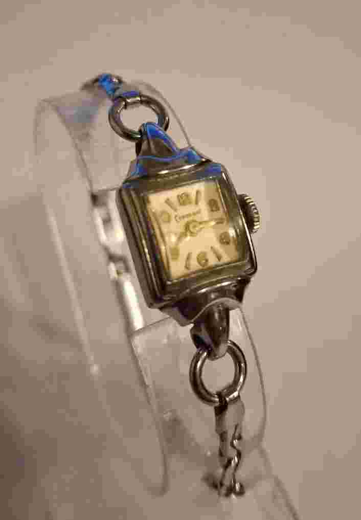 Beautiful Vintage Crescent Ladies Mechanical Watch For Repairs