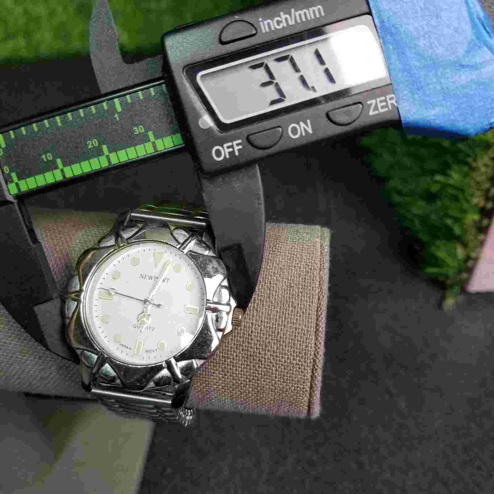 Newport Dive Style Watch Quirky Unique Cool Stretchy Bracelet Sports VTG Analog