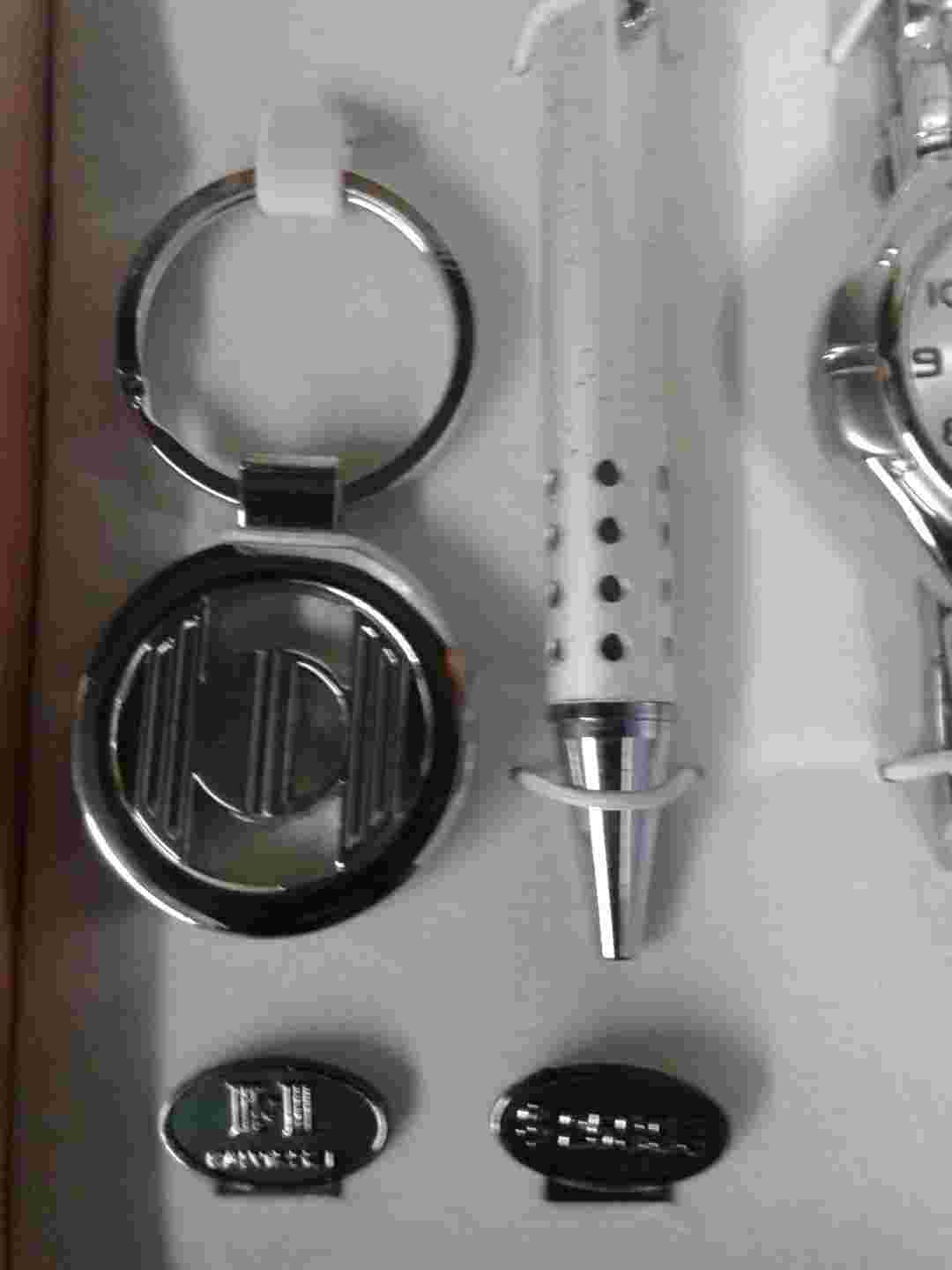 NEW Calvin Hill Boxed Gift Set Watch, Wallet, Pen & Key chain - MINT in the Box