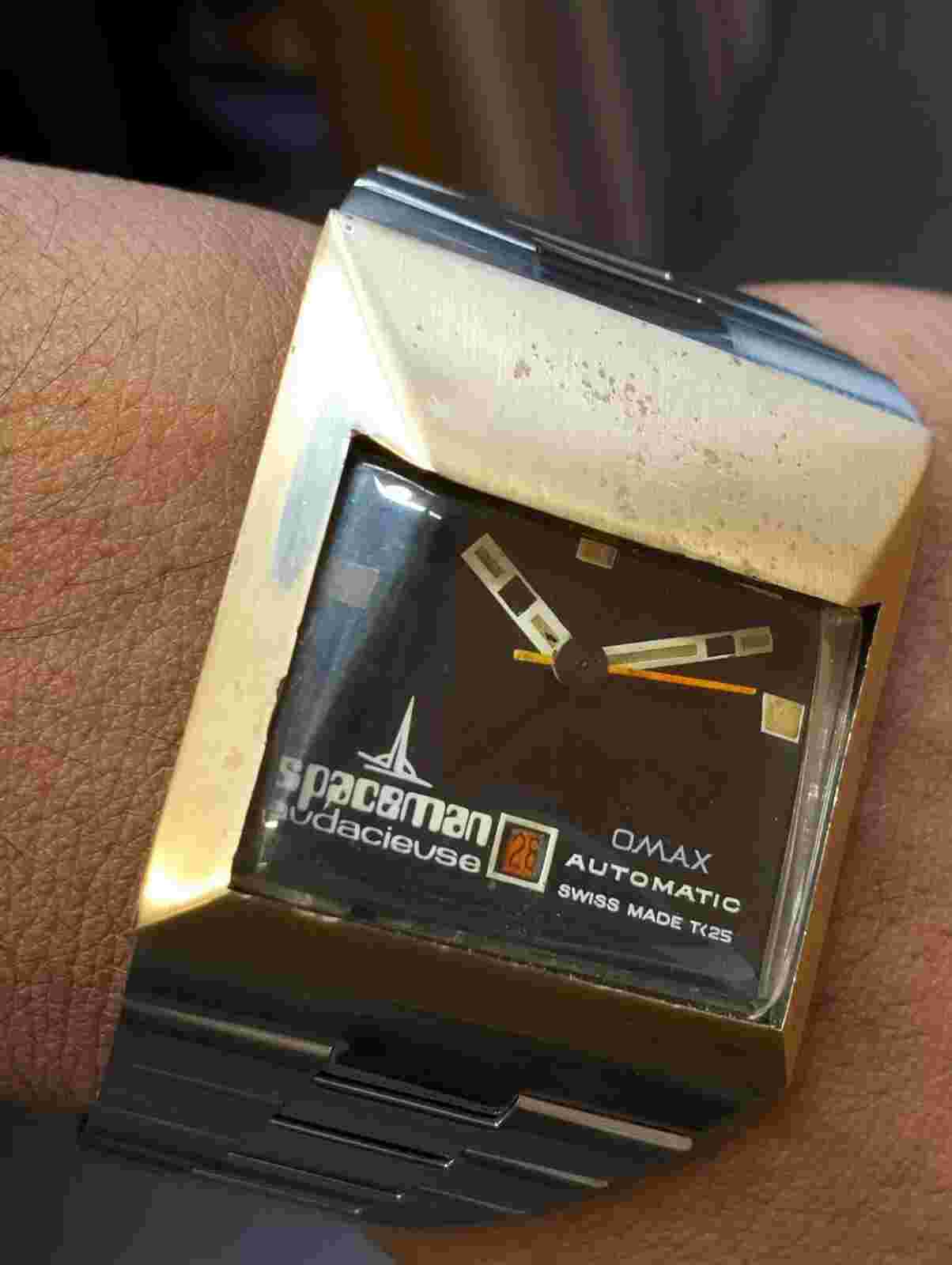 Vintage OMAX Spaceman Audacieuse Day and Date Automatic Swiss Man Wrist Watch