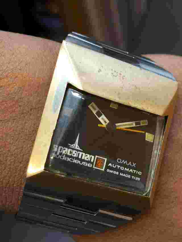 Vintage OMAX Spaceman Audacieuse Day and Date Automatic Swiss Man Wrist Watch