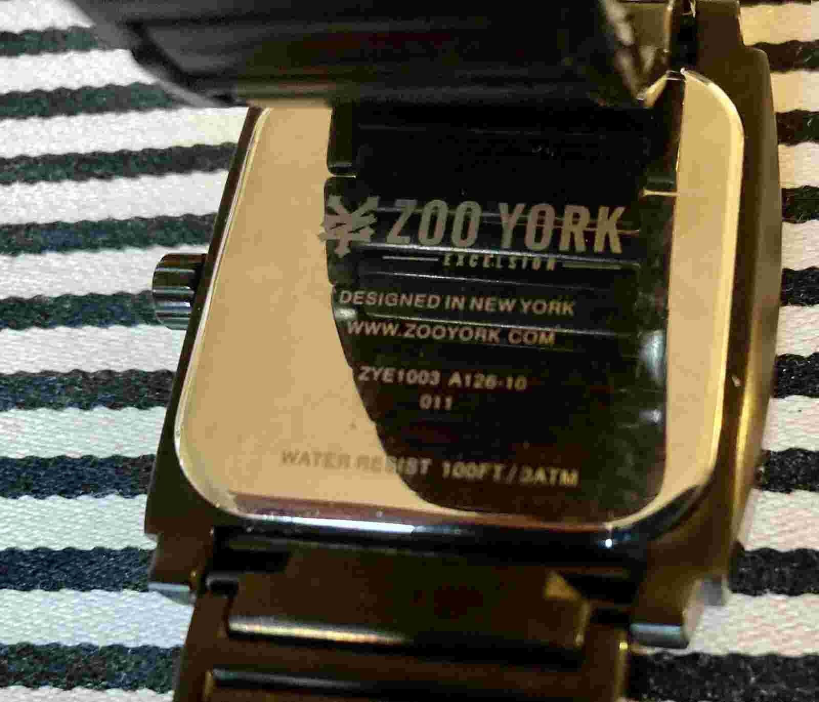 Zoo York Black Watch Needs Batteries ZYE 1003 A126-10