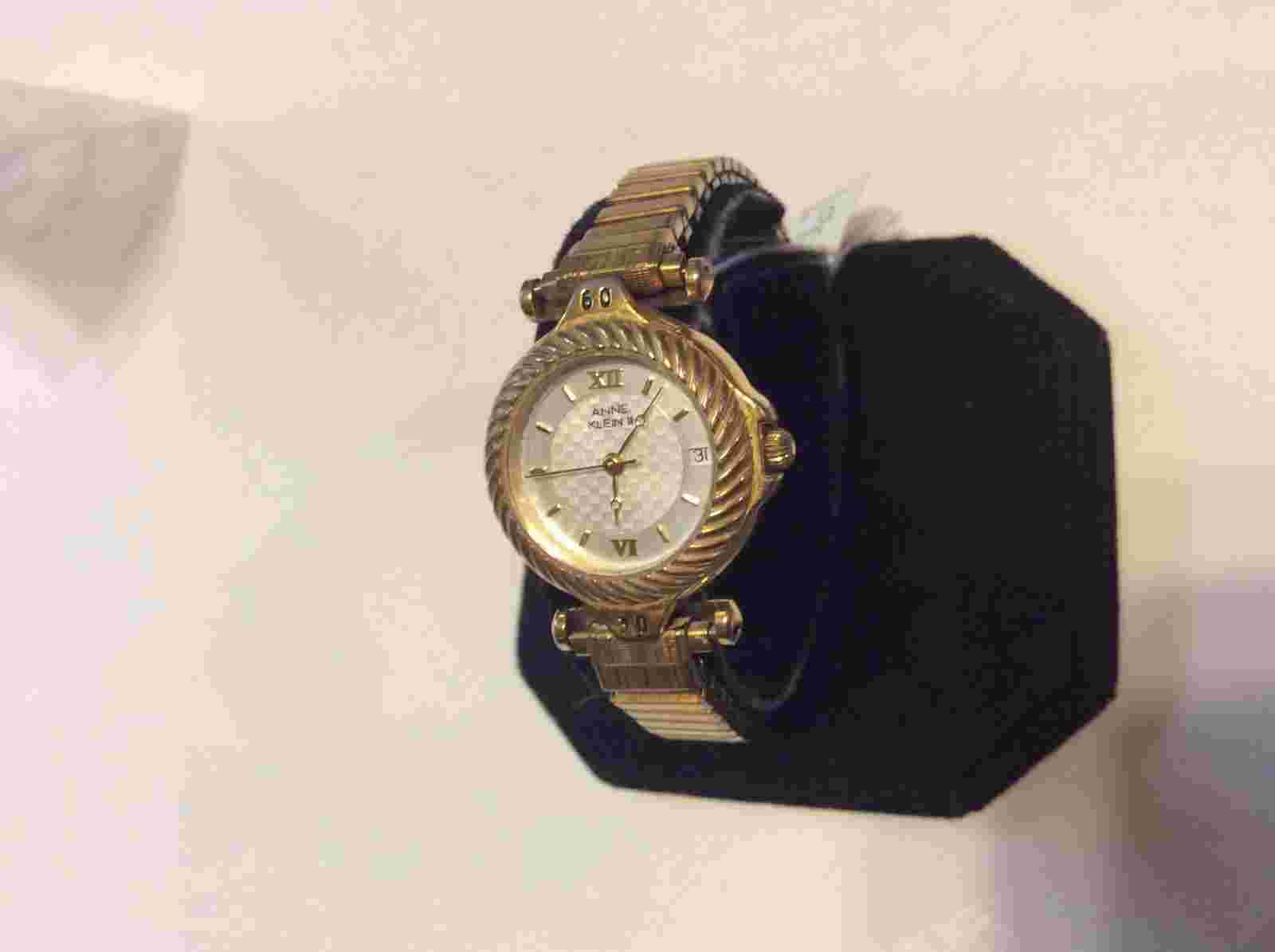 Collectible Anne Klein II watch model 400.111 - L1059