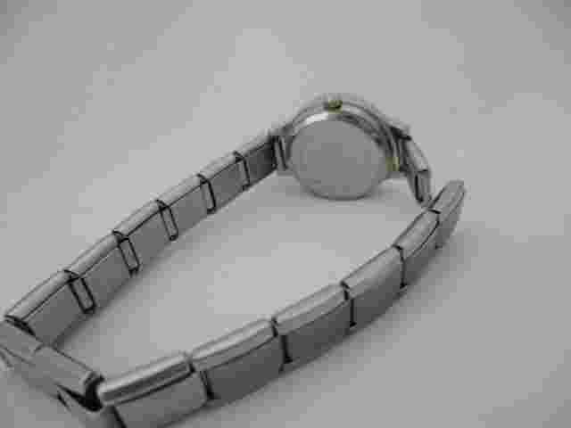 Mudd Women's Silver Toned Stretch Band Watch Analog