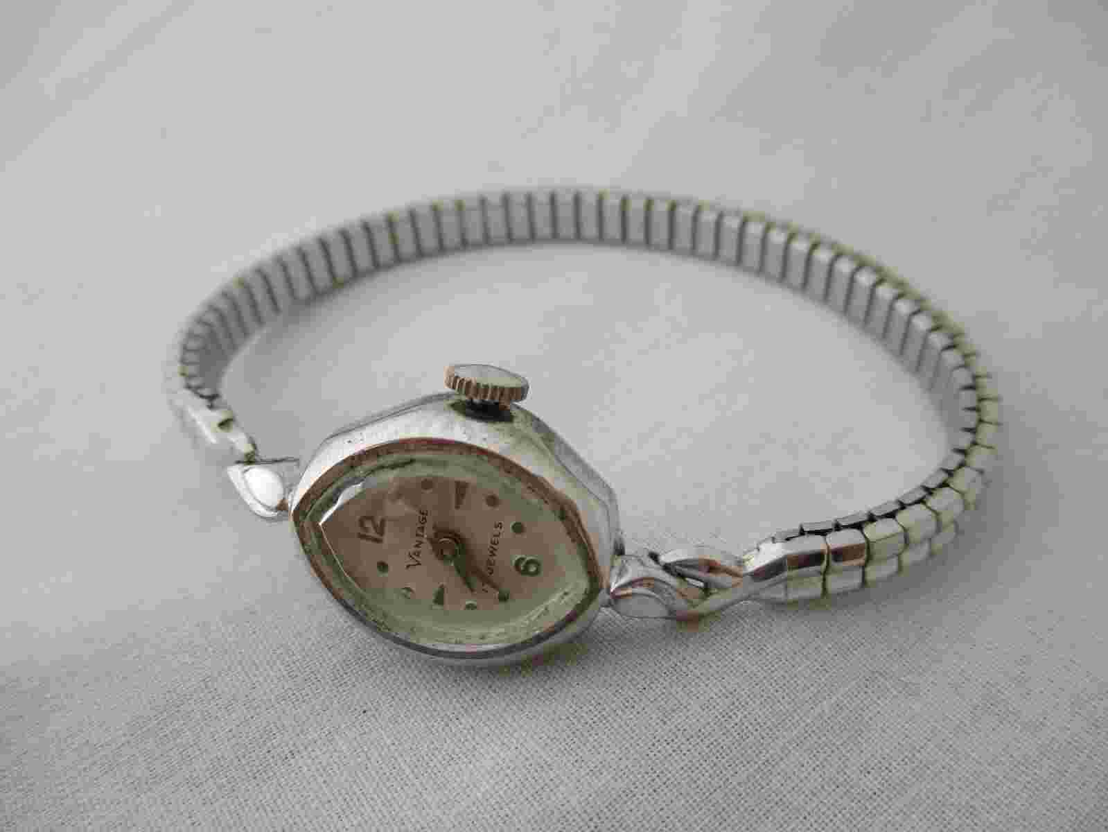 Vantage Ladies Vintage Wind Up Watch Silver Toned