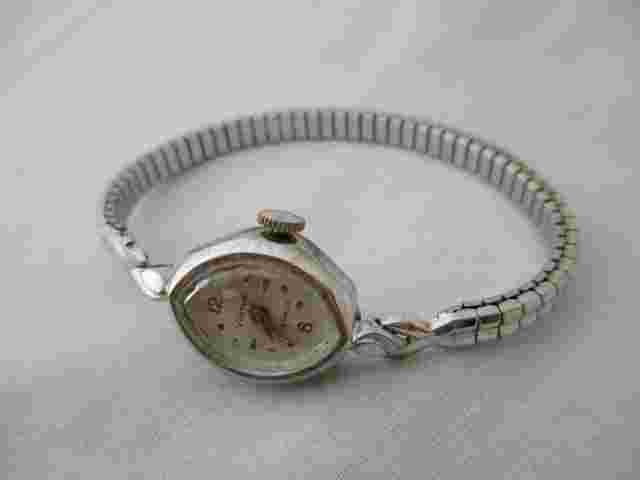 Vantage Ladies Vintage Wind Up Watch Silver Toned