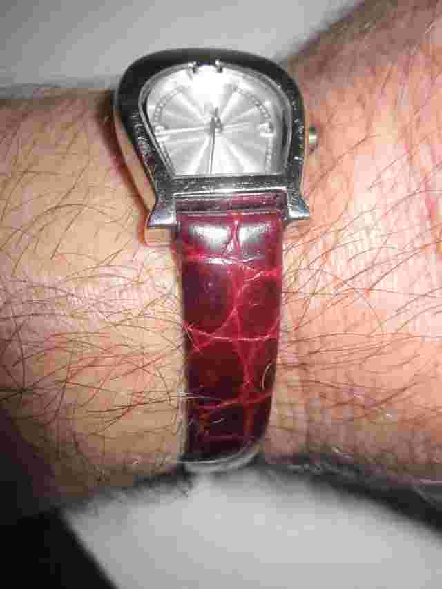 ETIENNE AIGNER HORSESHOE STYLE WATCH - QUARTZ MOVEMENT -  BBA18