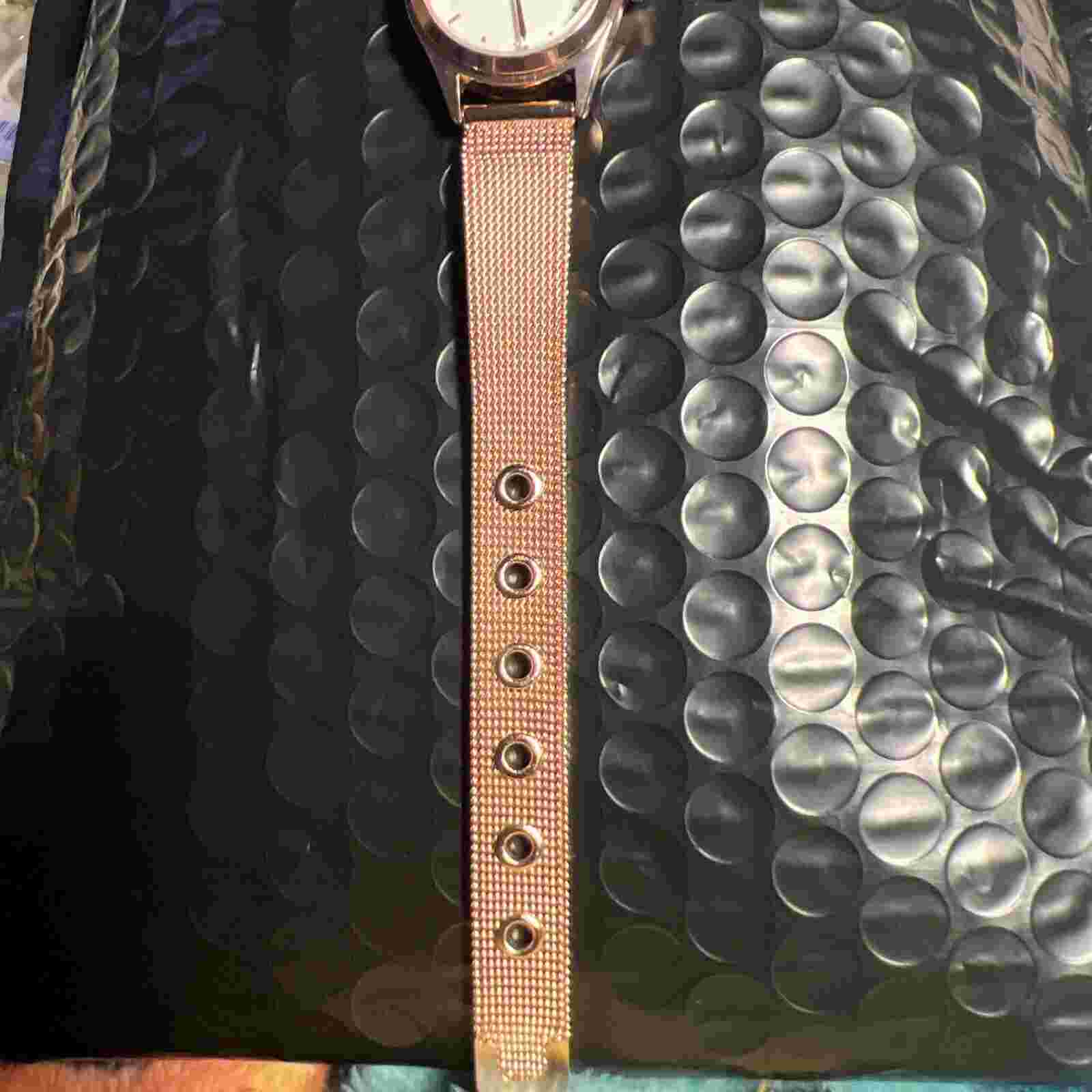 Laura Ashley Women's 24mm Round Mini Mesh EZ Reader Watch (LA2072) Rose Gold