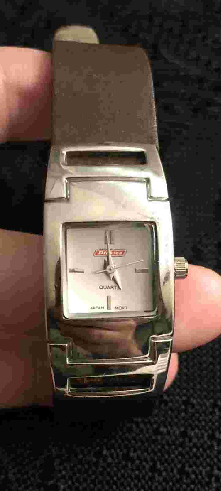VINTAGE LADIES DICKIES QUARTZ WATCH JAPAN MOVEMENT LDX4017 Not Running