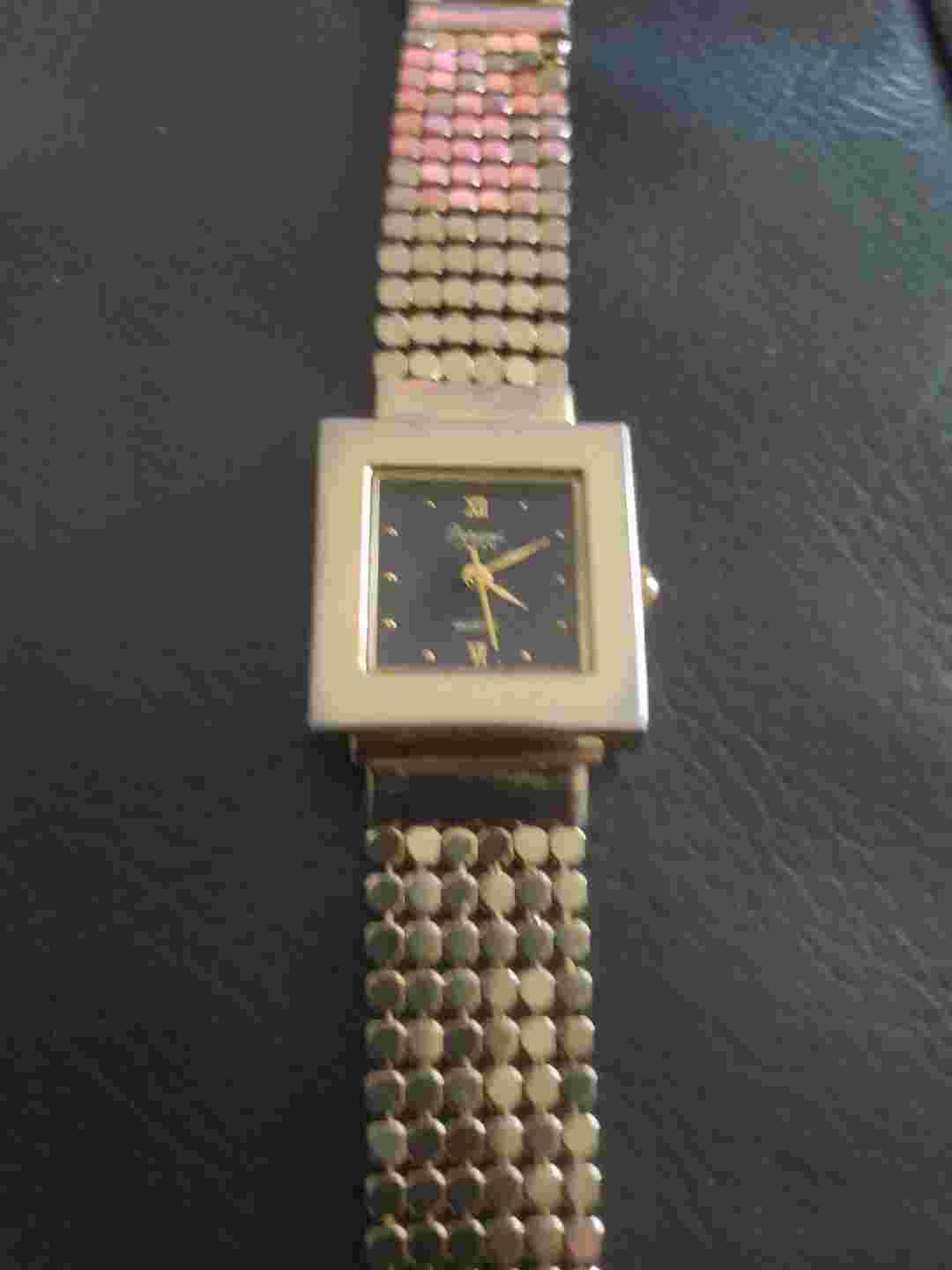 VTG. Unique PERINI Ladies Fancy watch Gold New Battery