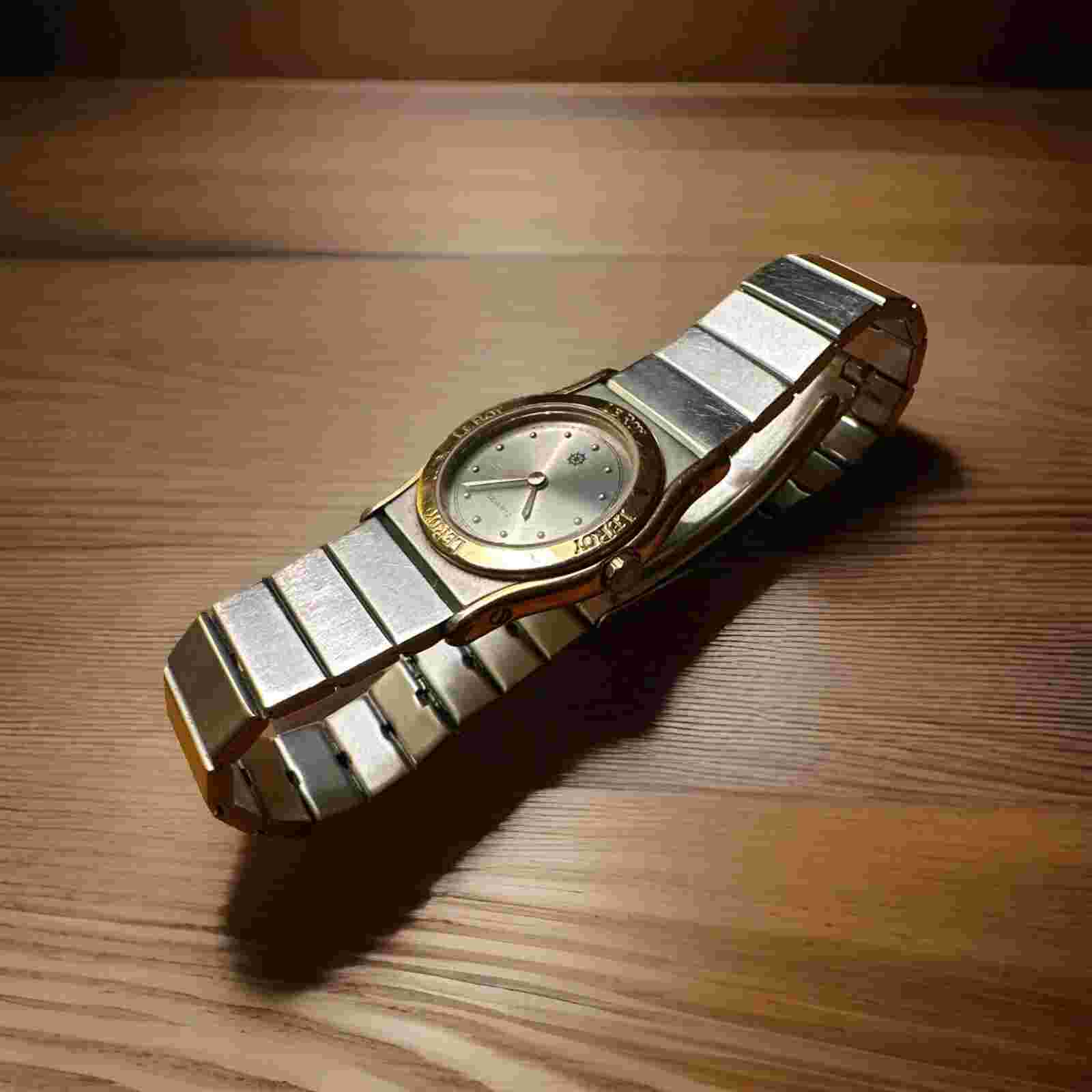 Vintage Le Roy - Baume & Mercier Ladies Quartz Watch 8807