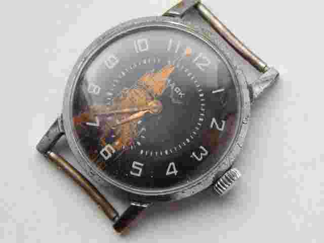 USSR Vintage 60s Mechanical Watch 15 Jewels MAYAK / Very Rare Dial - Kremlin