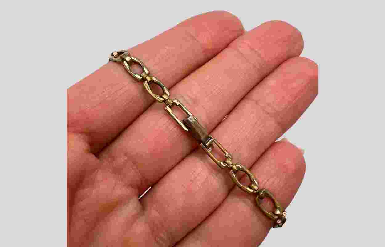 Vintage Women Watch Wrist Of Gold Plated Quartz Working Natural Ruby Ussr Chaika