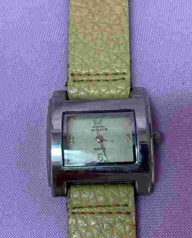 Montres De Fleur Quartz Vintage Ladies Watch!