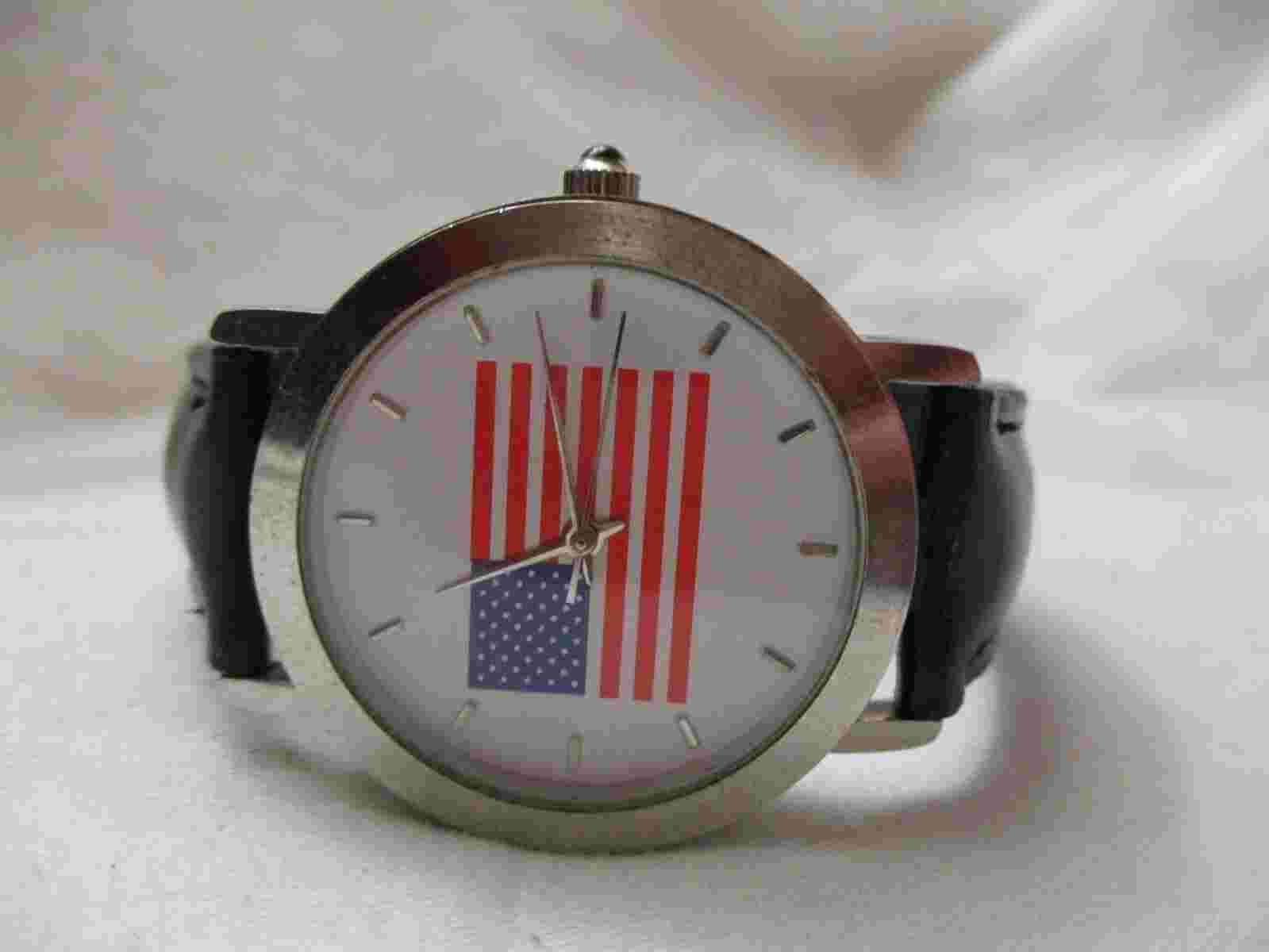Marcel Analog Wristwatch with a Buckle Band