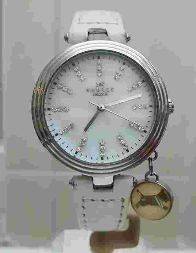 RADLEY Ladies Watch White leather strap Dog Charm Swarovski Crystals RRP£169 R4
