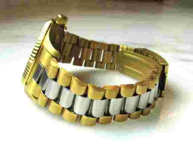 Twenty Dollar Bradford Exchange Gold Plated Wristwatch Runs ETC10244