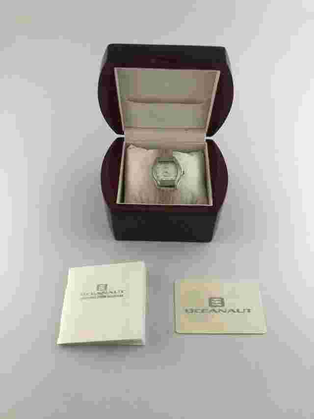WOMEN'S OCEANAUT BELUZA COLLECTION LADIES WATCH WITH GENUINE CRYSTALS WORKS
