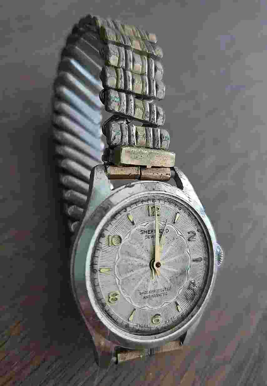 VTG Sheffield Jeweled Antimagnetic Shockprotected Watch Swiss Made Silver Tone
