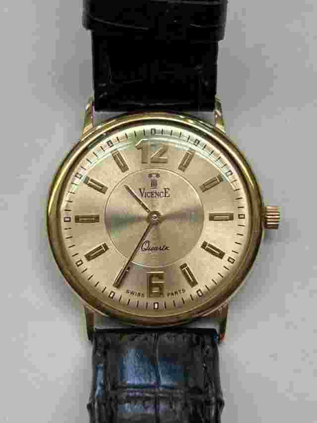 QUARTZ WATCH W/ GOLD FACE & BLACK LEATHER BAND (N1-33086)