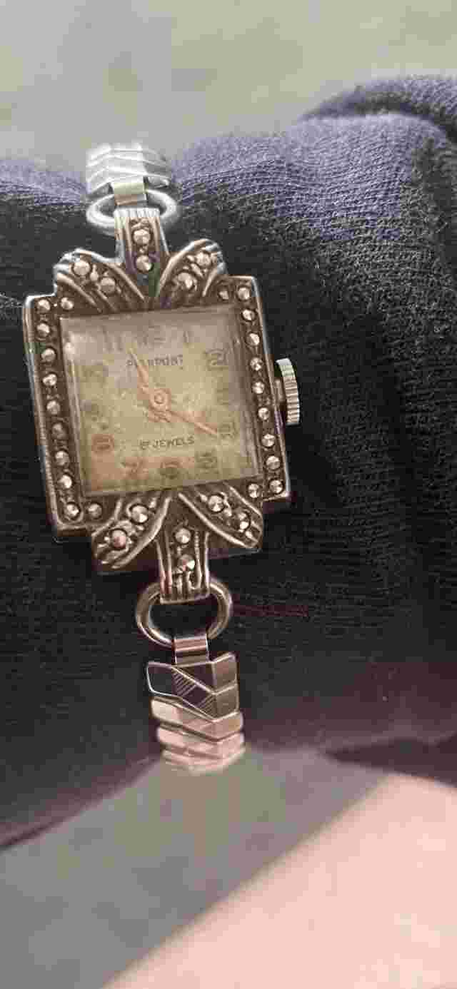 Vintage Rare Swiss  PIERPONT 17  Ladies Watch See Description