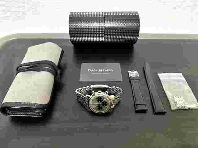 DAN HENRY 1964 Chronograph Quartz Date Silver Panda Tricompax 38mm SS SS #ME01
