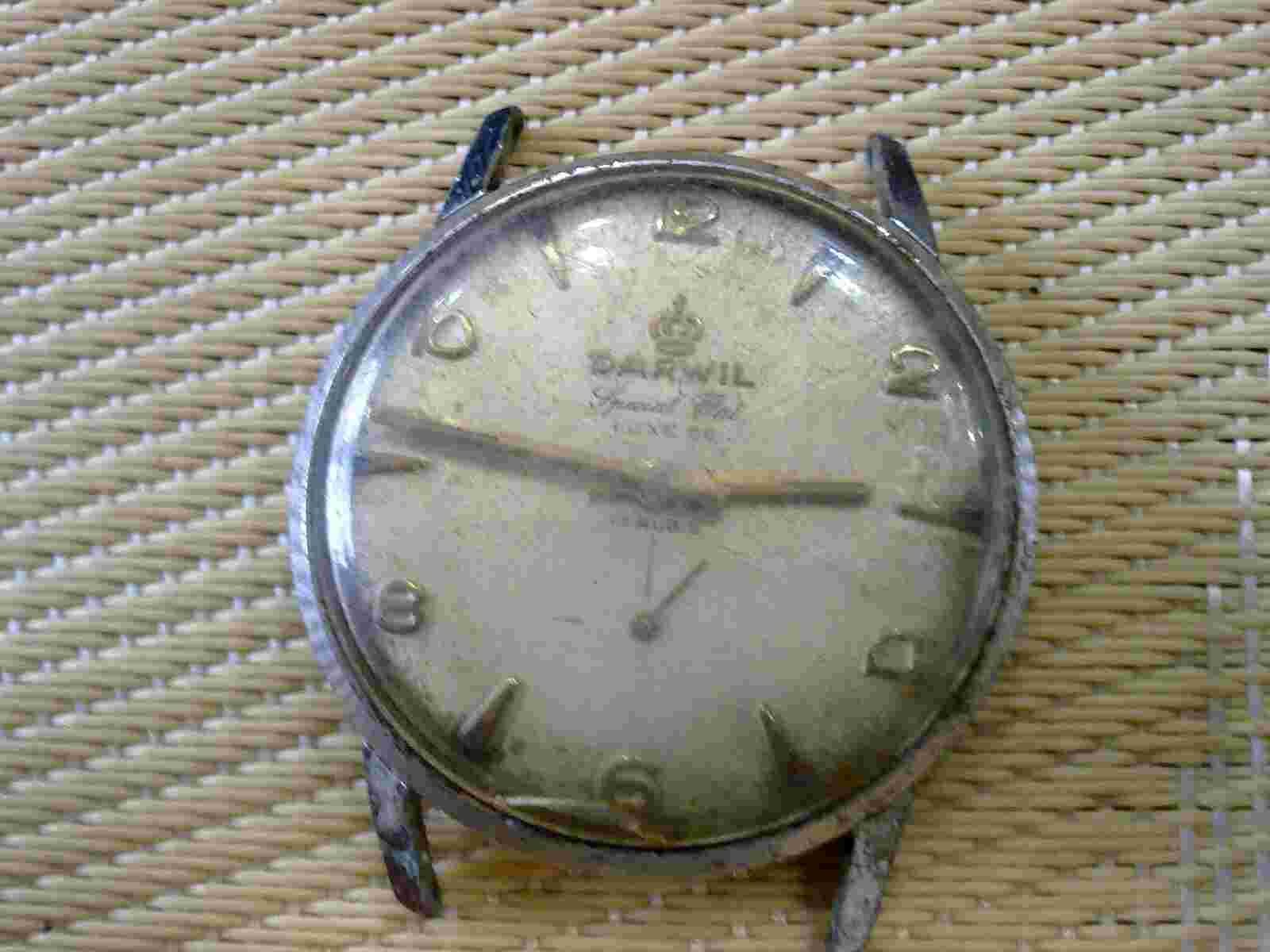 Vintage   SWISS MEN WATCH DARWIL