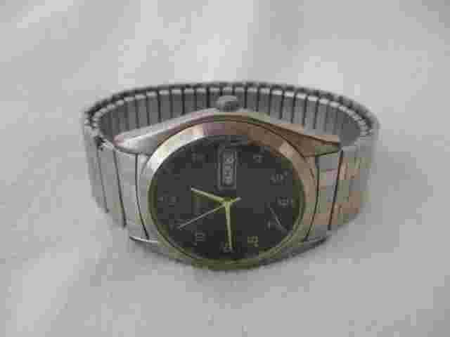 Wrangler Analog Wristwatch with an Expansion Band and Quartz Movement