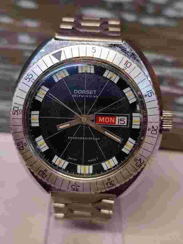 DORSET SELF WINDING AUTOMATIC BLACK DIAL SWISS MEN'S FULL WORKING VINTAGE WATCH