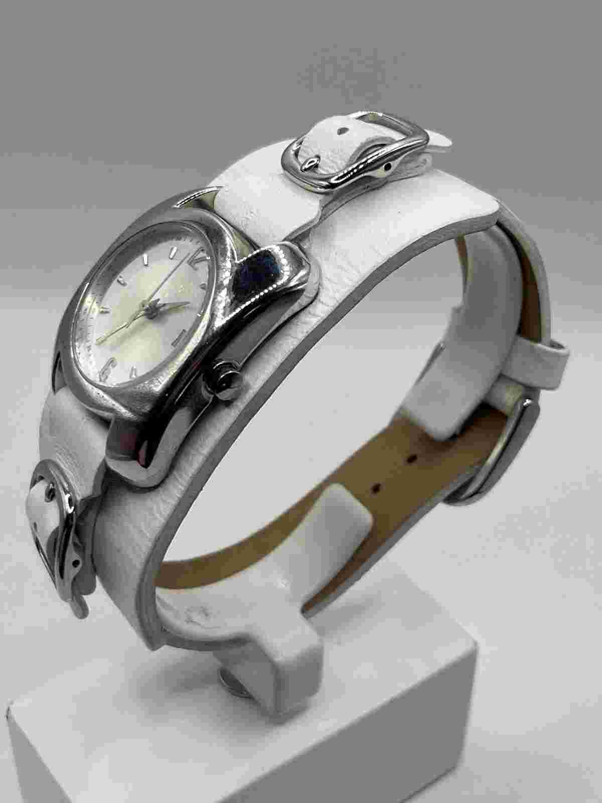 Wilson's Leather Women's Quartz Watch White Leather Bund Strap- New Battery