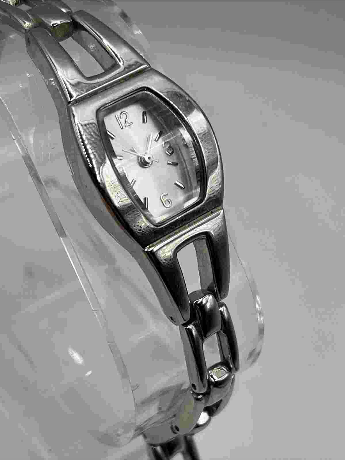 Merona Women's Quartz Watch Silver Tone Bracelet Band 20mm Case- New Battery