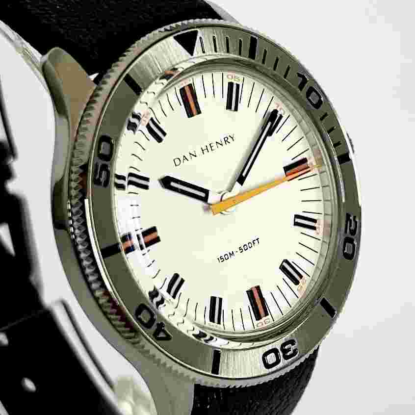 DAN HENRY Watch Men's 1975 Skin Diver 37mm Quartz Water Resistant Rotating Bezel