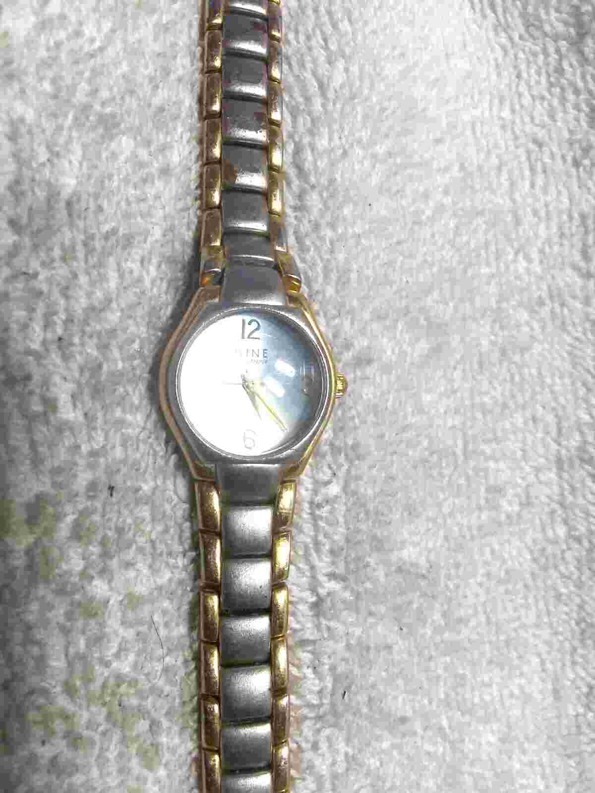 Nine & Company Quartz Watch Women Dress Silver Dial Bracelet  New Bat Works !!