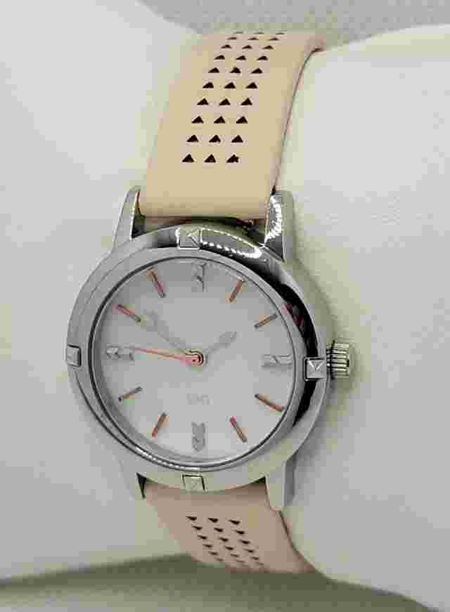 Ladies Stella & Dot Stylish Round Silver Tone Genuine Leather Band Watch I1