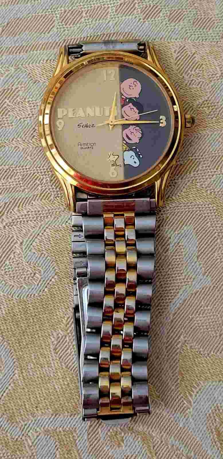 Peanuts Snoopy Armitron  Peanuts Gang Watch-Preowned-original box