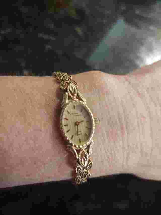 14K Solid Yellow Gold Designer Michael Anthony Woman's Wristwatch 7 1/2" inches