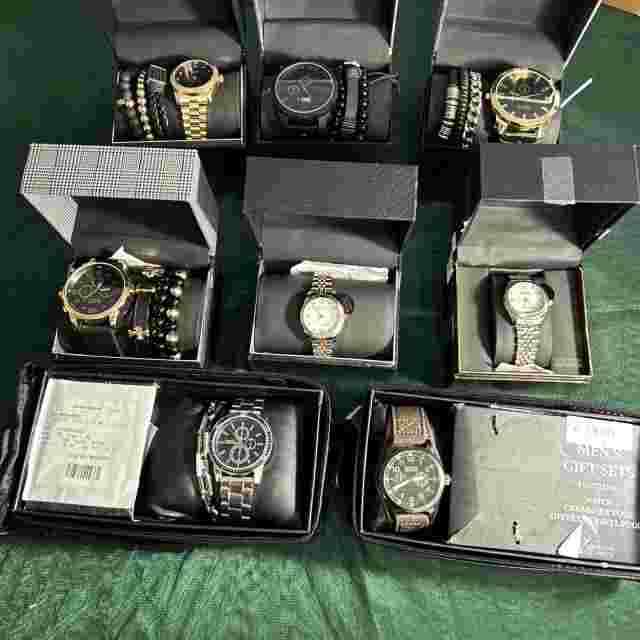 Men's Analog Quartz Watch And Holiday StackableGift Set And 2 Pc For Women’s 8pc