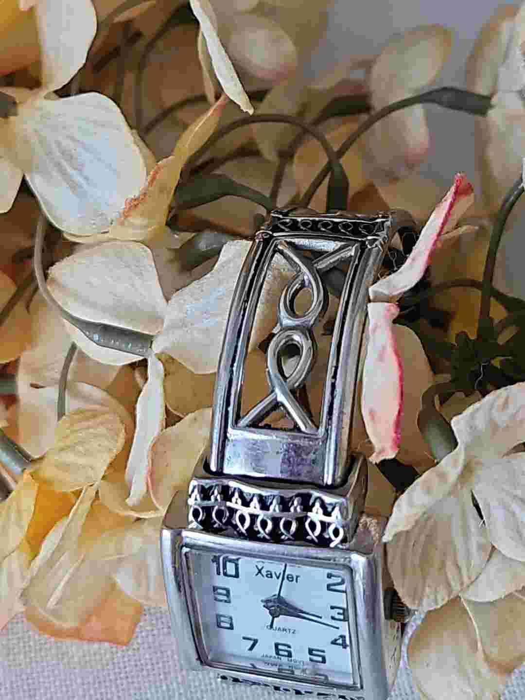 Xavier Womens Silvertone Cuff Watch WORKS Size 6