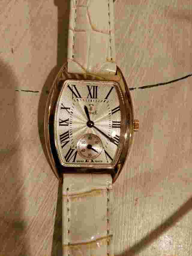 14k Gold Vicence Ladies Tonneau Barrel Case Watch