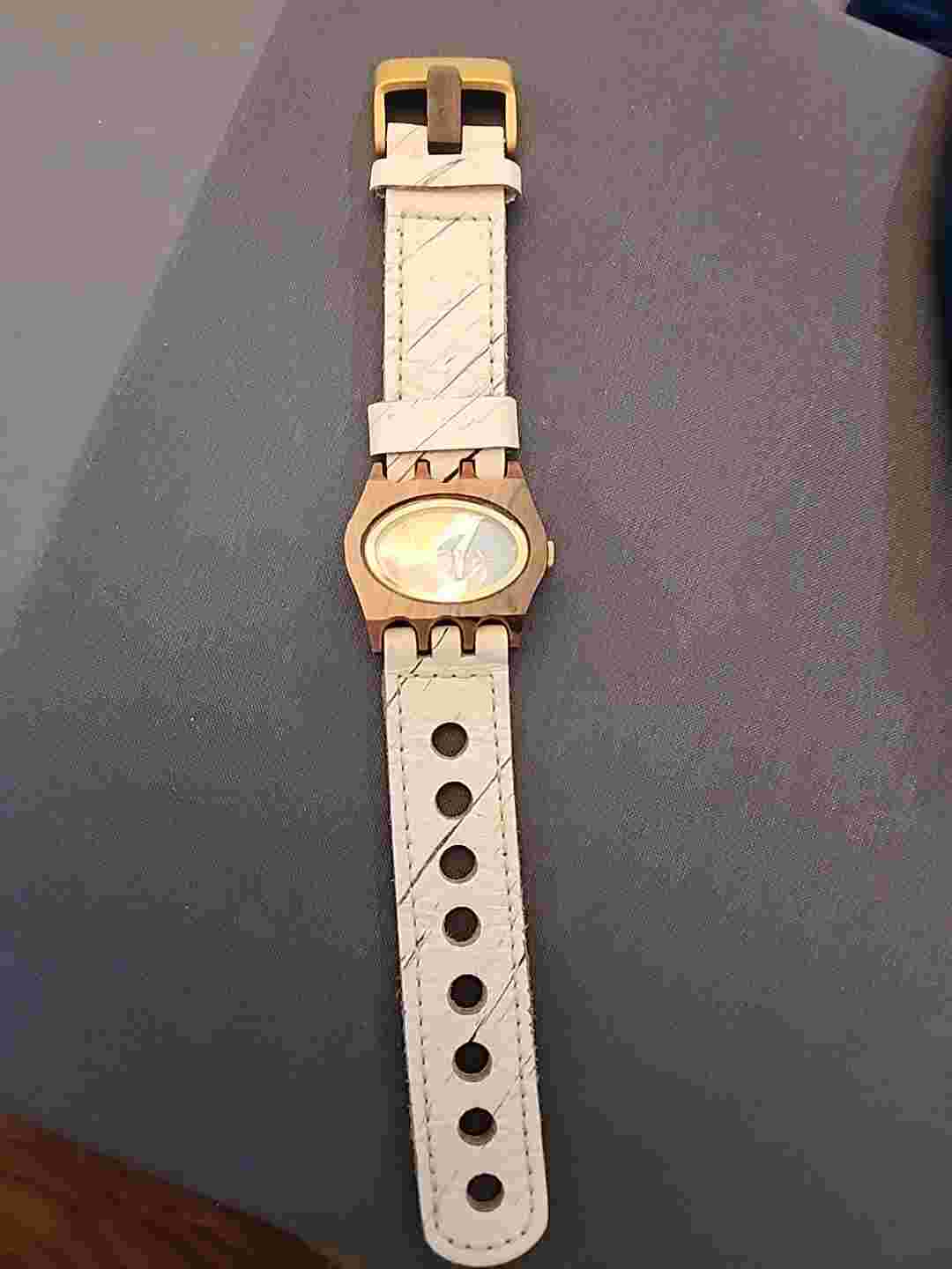 Mistura Timepiece