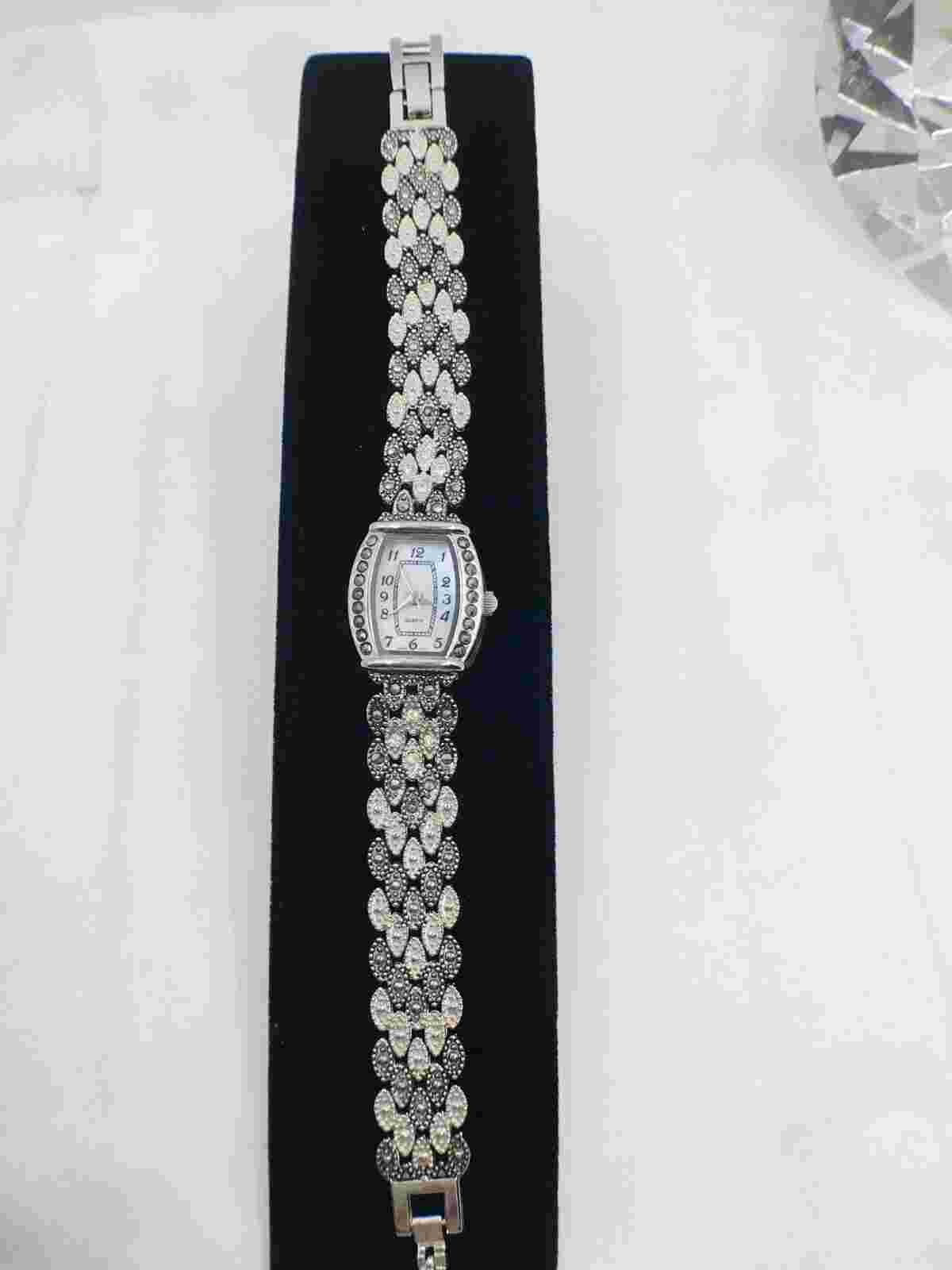Vintage MZ Berger WS01 337 PC21 Silver Tone Ladies Rhinestone Watch NO BATTERY