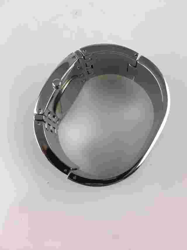 Paris Hilton Women's Quartz Watch Fashion Rigid Bracelet Stras Broken Closure