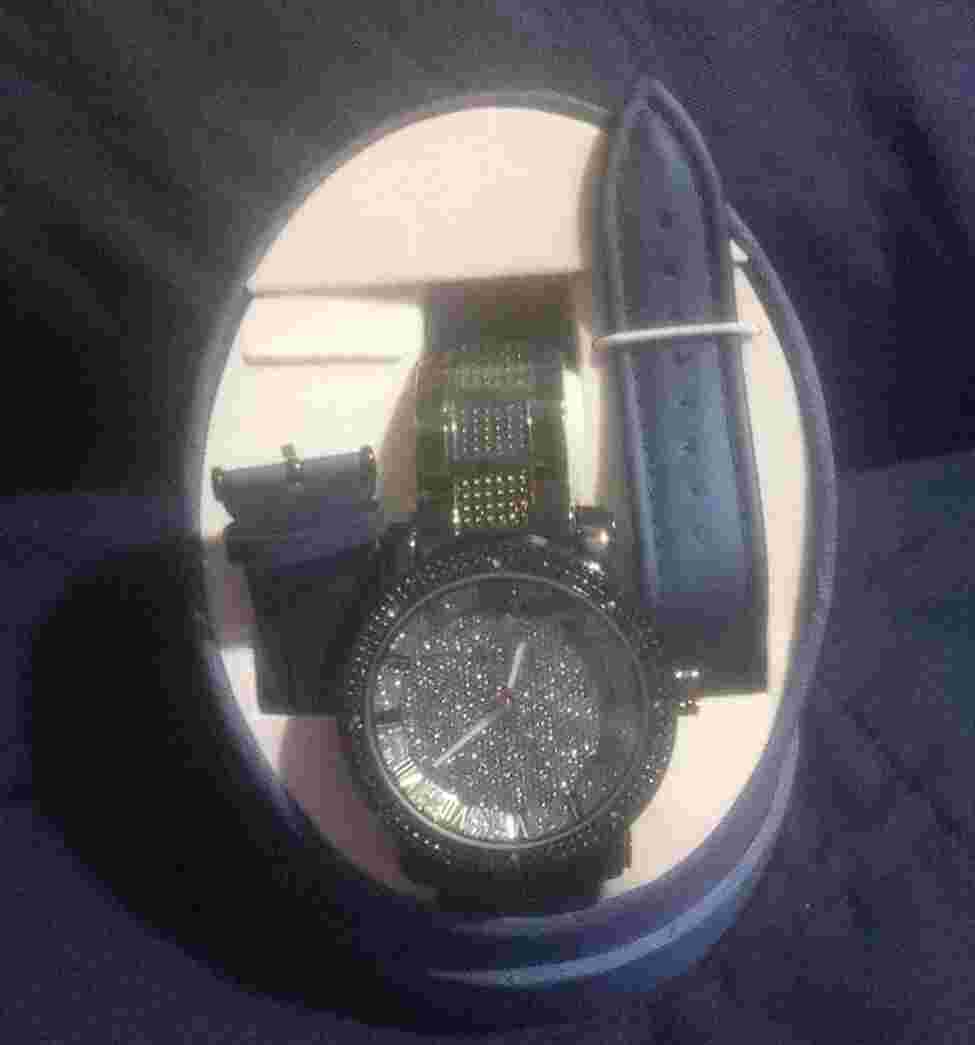 Ice King Wrist Watch With Two Bands And International Guarantee